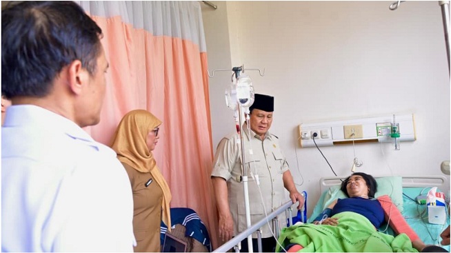 Presiden Prabowo Jenguk Korban Tabrakan KA di RSUD Bekasi